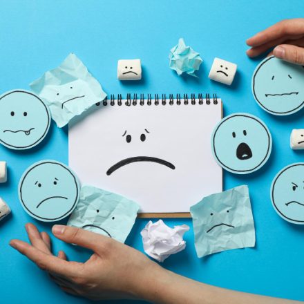 Cum să îți gestionezi emoțiile în situații de stres