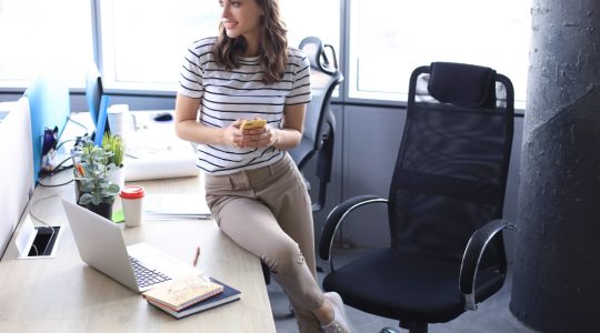 Cum să creezi un spațiu de lucru ergonomic
